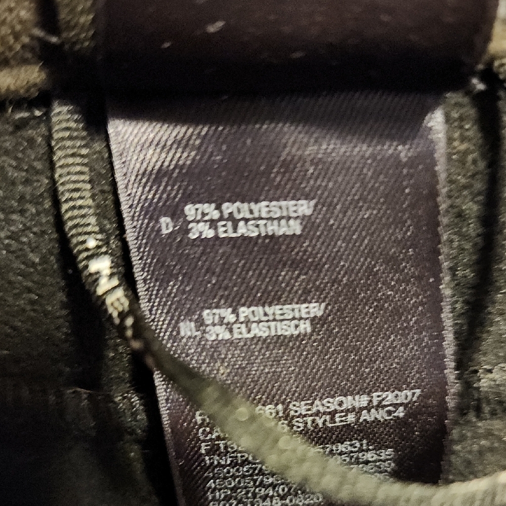 The North Face Women's Black Performance Jacket - Picture 8 of 8